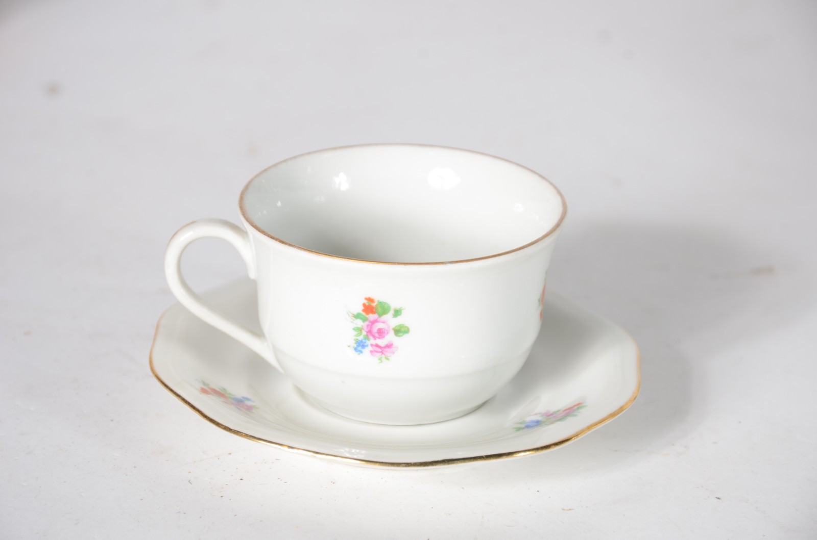 Serviço de chá e café de porcelana tcheca, decoração floral em... - foto 2 de 5