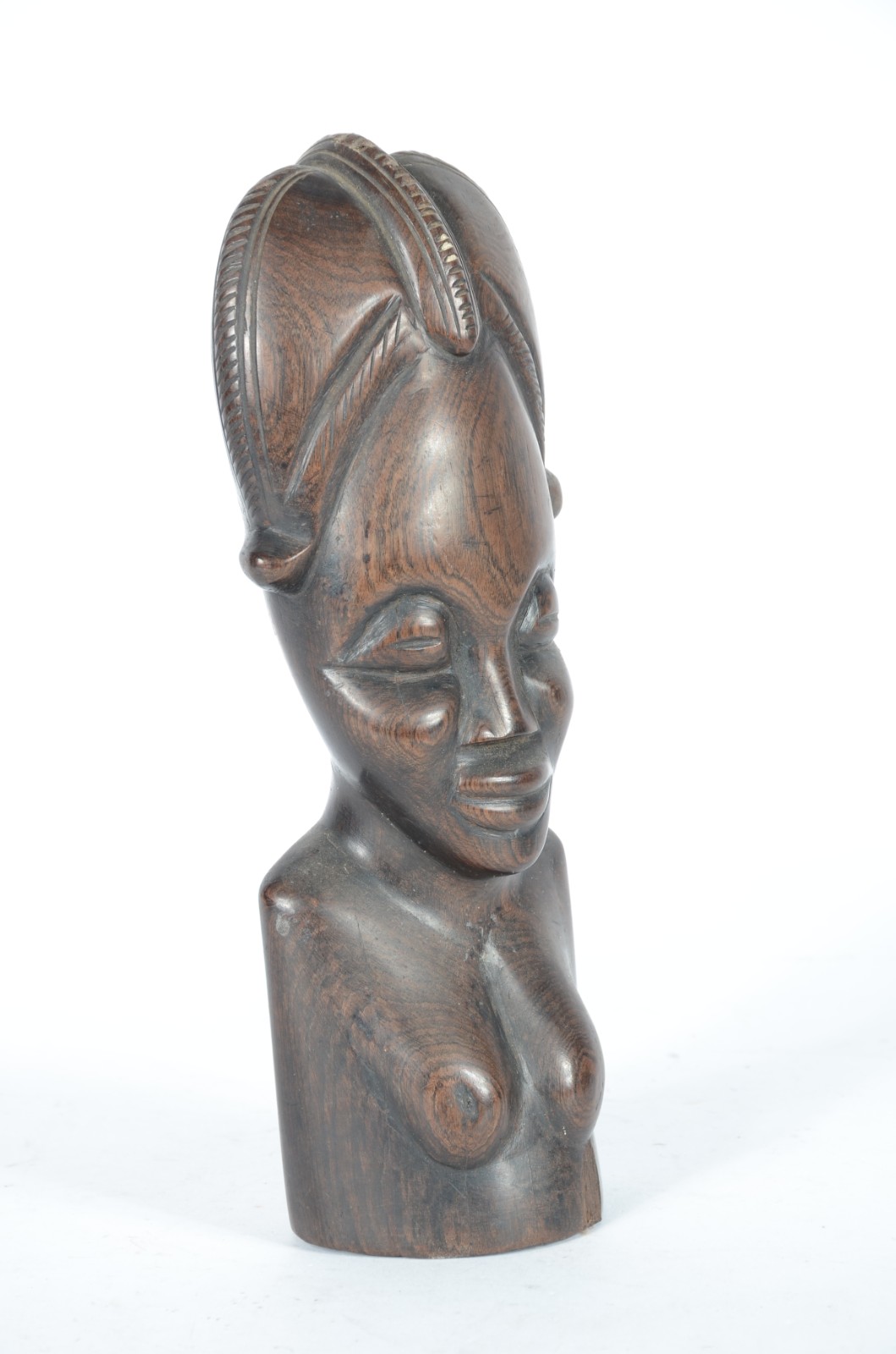 Escultura em ébano representando figura feminina africana. - foto 2 de 6