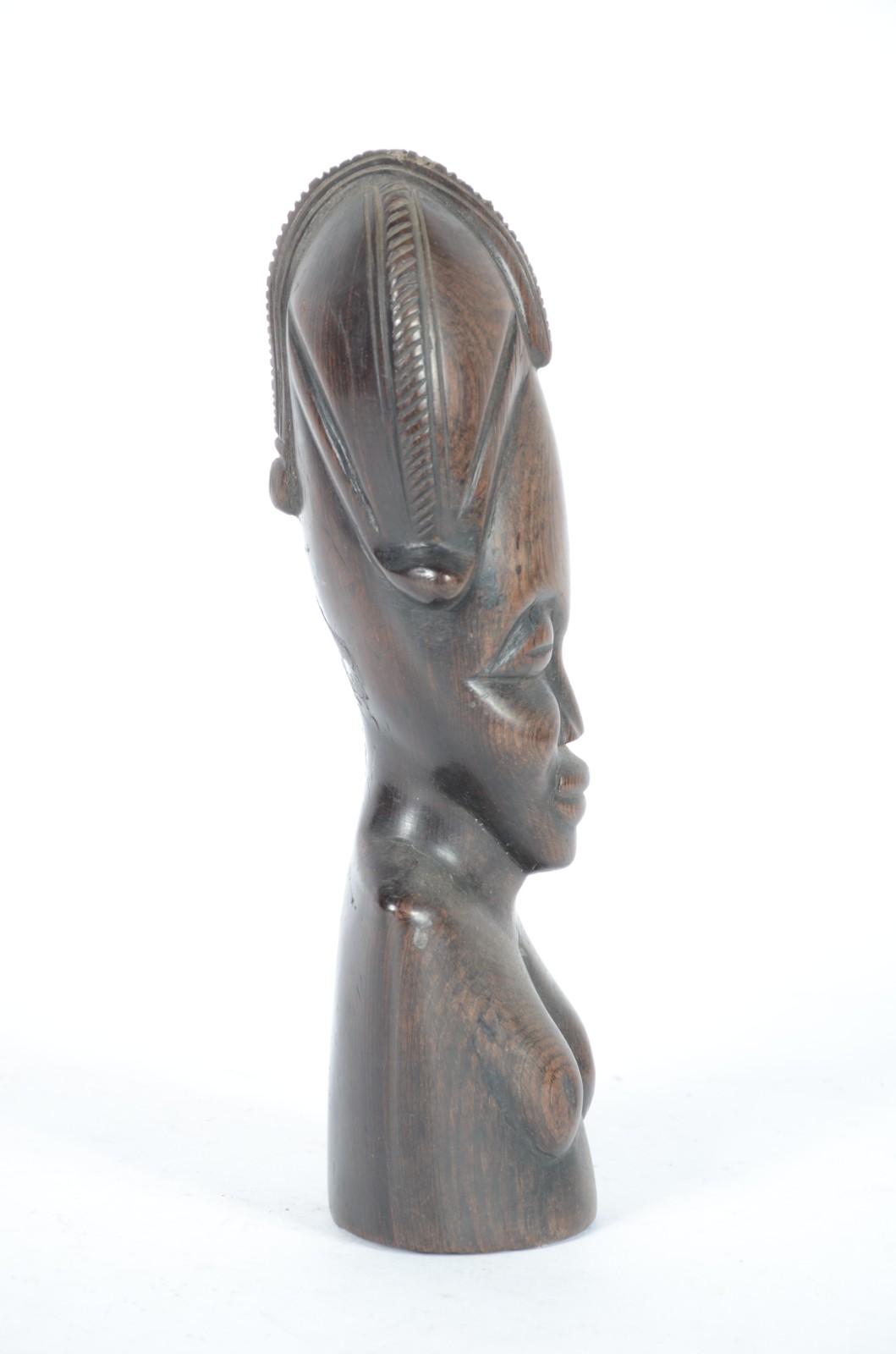 Escultura em ébano representando figura feminina africana. - foto 3 de 6