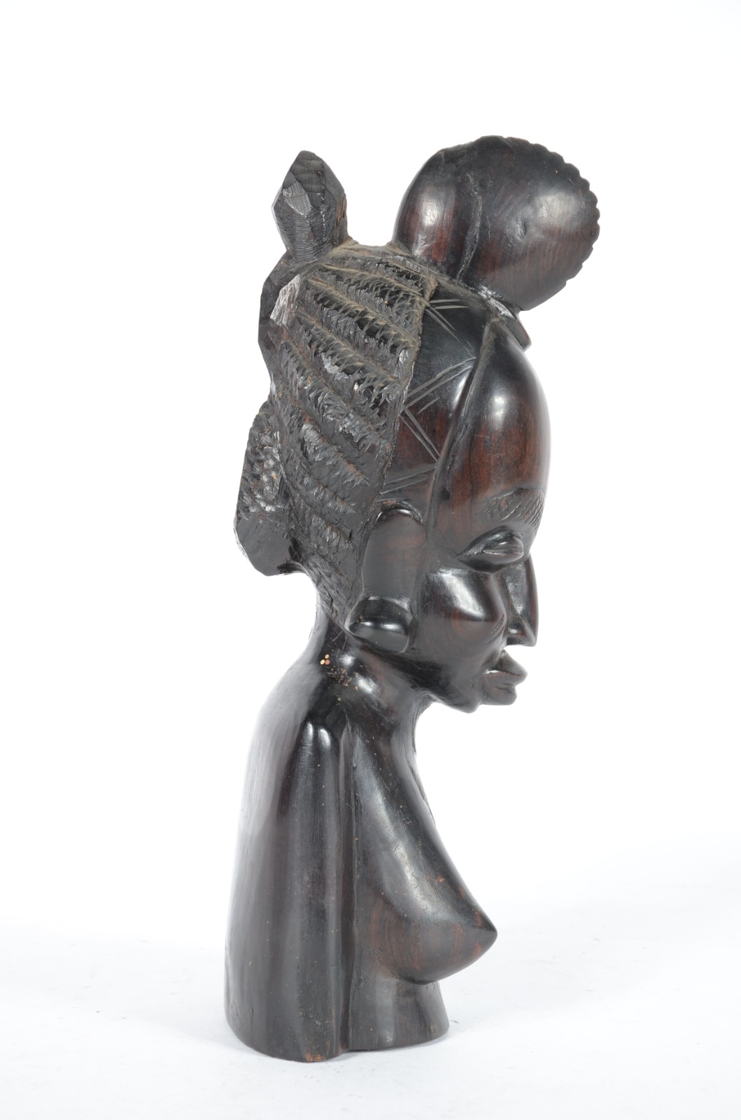 Escultura em ébano representando figura feminina africana. Restauro. - foto 4 de 7