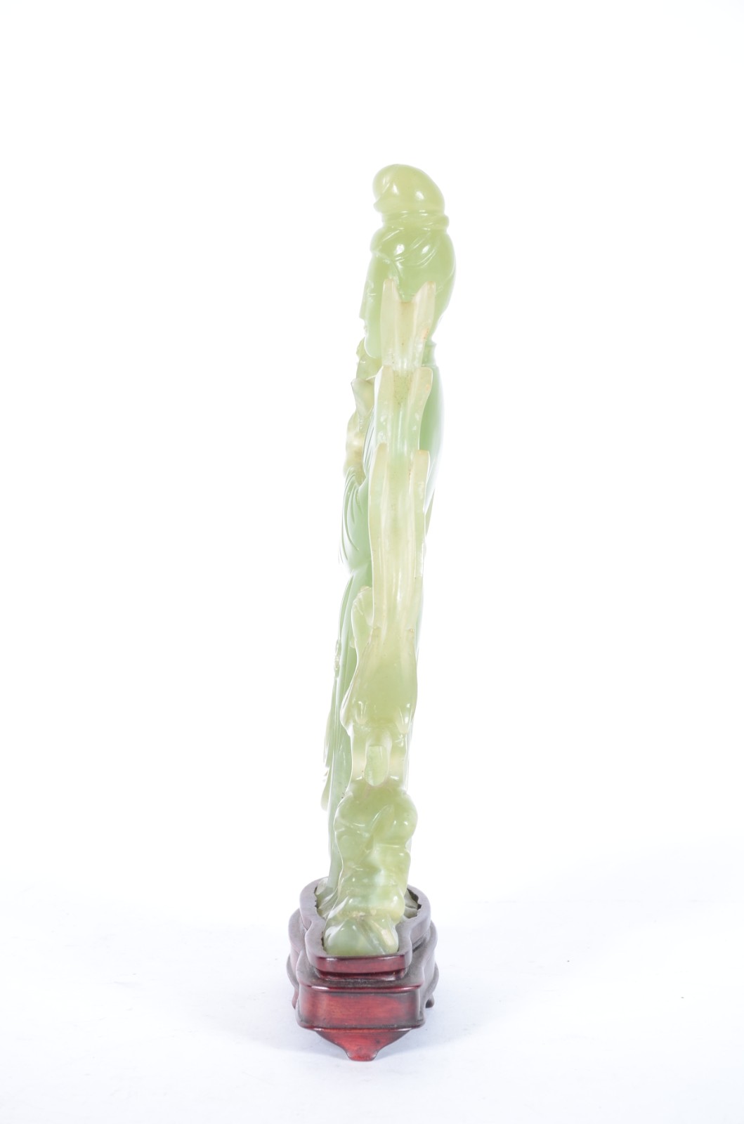 Grupo escultórico de pedra jade representando figura feminina com... - foto 5 de 7