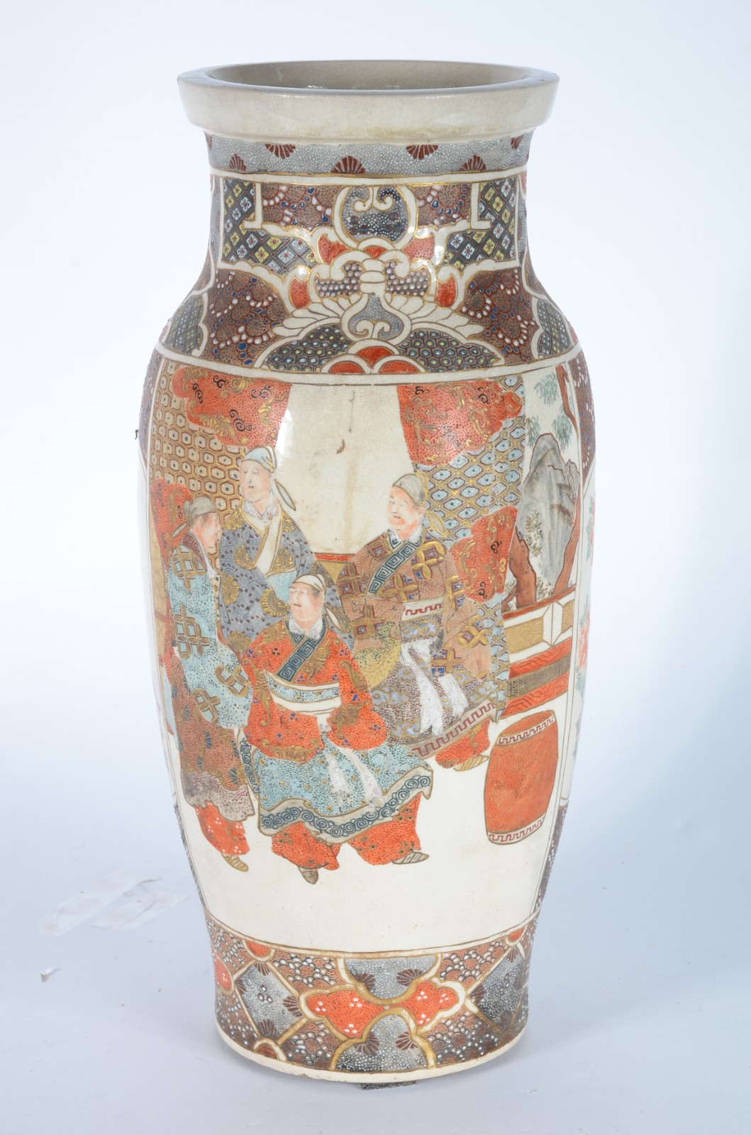 Vaso de faiança oriental Satzuma decorado com figuras típicas e... - foto 1 de 5