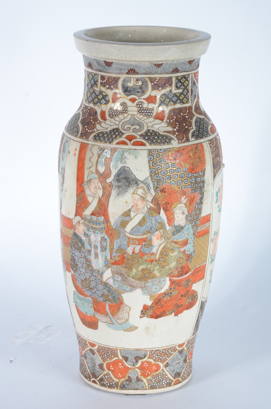 Vaso de faiança oriental Satzuma decorado com figuras típicas e... - foto 2 de 5