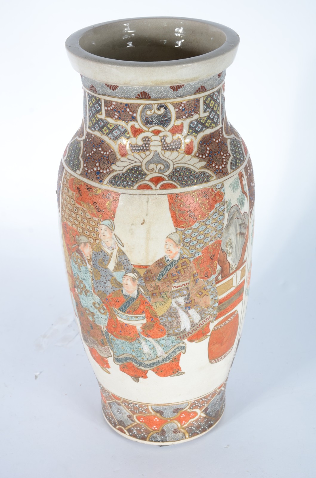 Vaso de faiança oriental Satzuma decorado com figuras típicas e... - foto 3 de 5