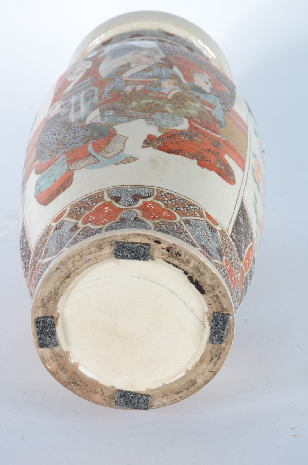 Vaso de faiança oriental Satzuma decorado com figuras típicas e... - foto 4 de 5