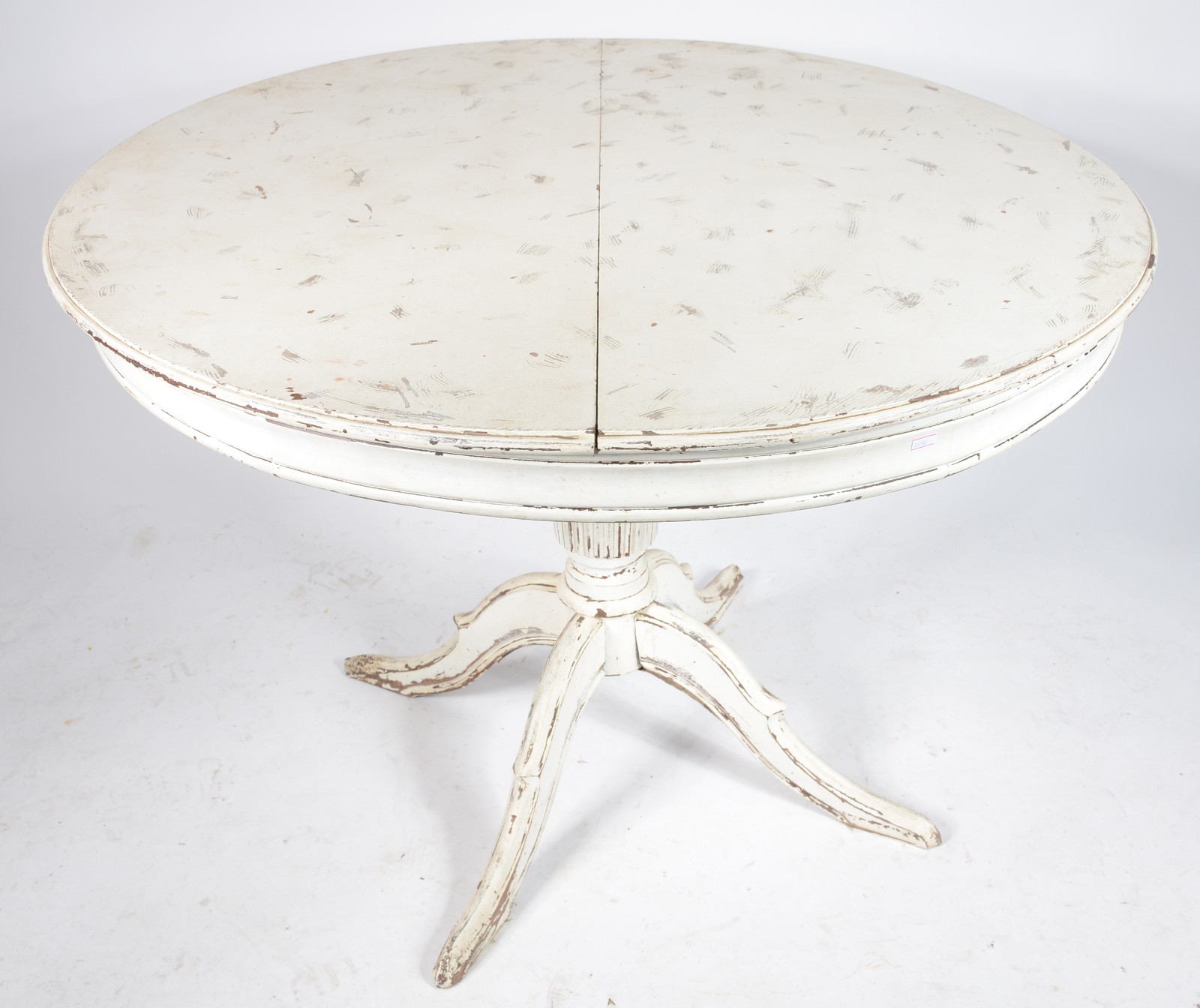 Mesa redonda de madeira pintada de branco, tábua extensora (sem... - foto 1 de 8