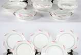 Limoges (1771),  - Aparelho de jantar de porcelana francesa Limoges, composto de: 36 pratos rasos (8 bicados), 5 pratos fundos, 11 pratos de sobremesa (dois bicados), so