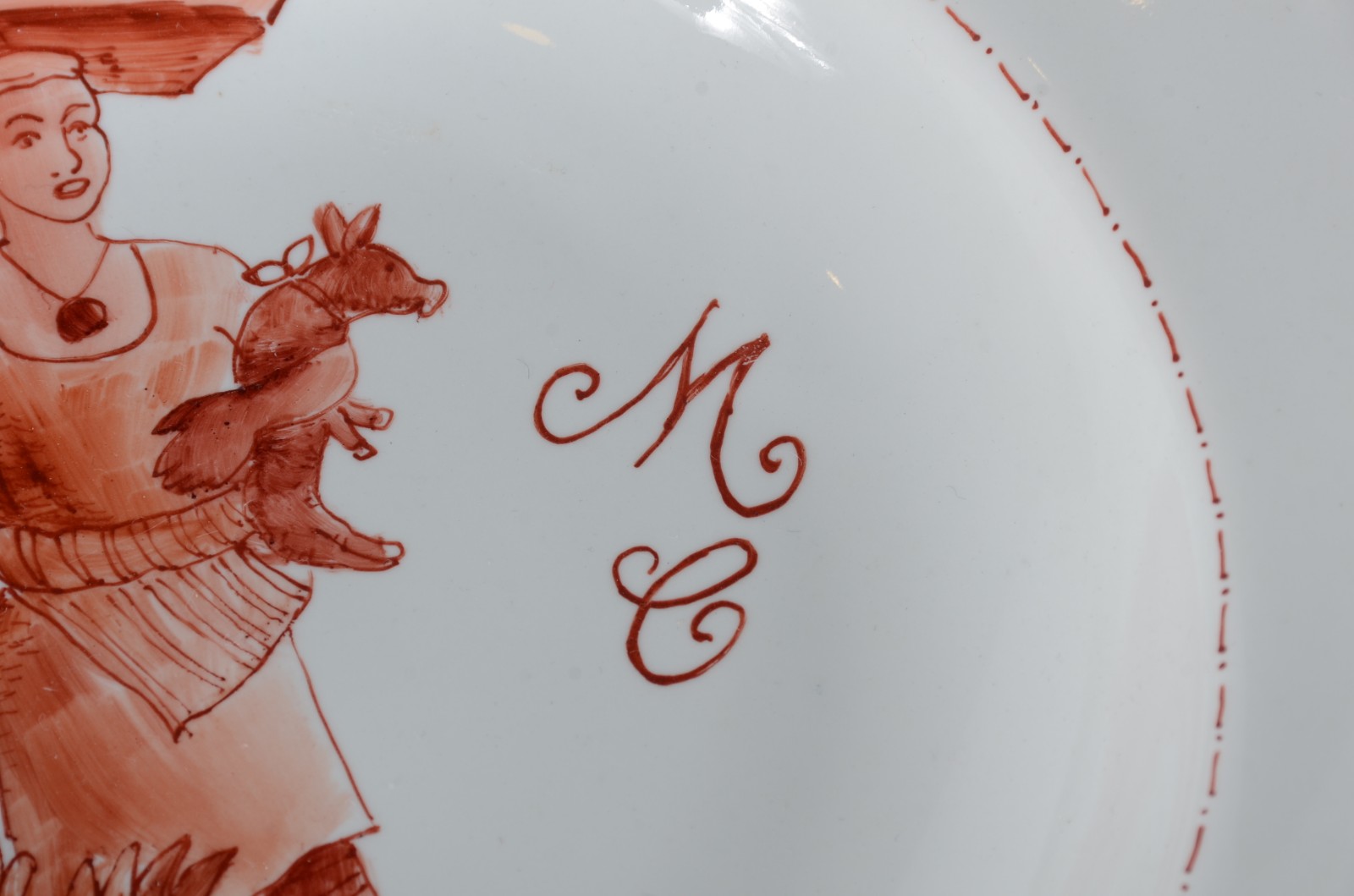 Aparelho de jantar de porcelana pintada á mão, composto de: 12 pratos... - foto 9 de 9