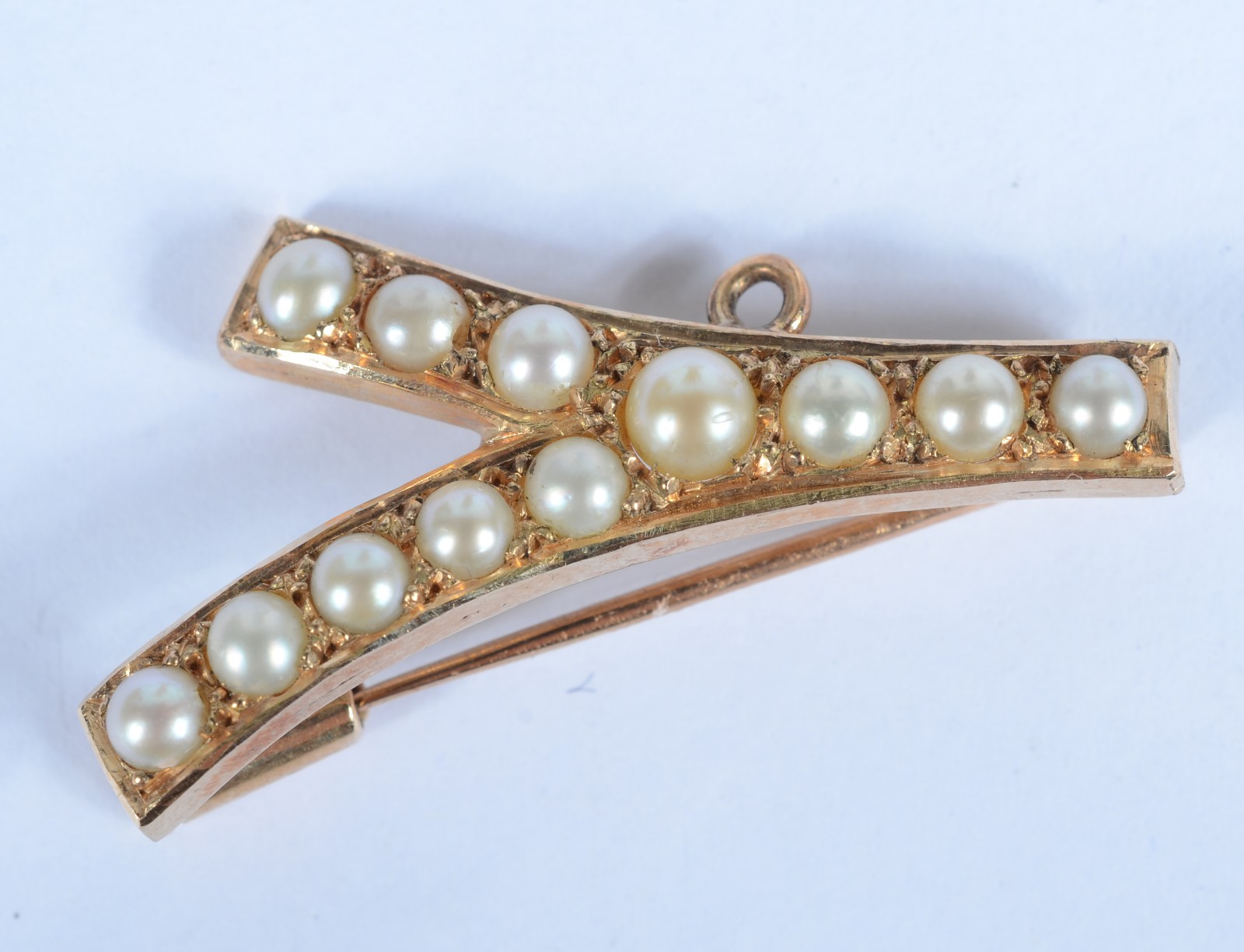 Broche de ouro baixo com micro perolas. (Por motivos de segurança a... - foto 1 de 3