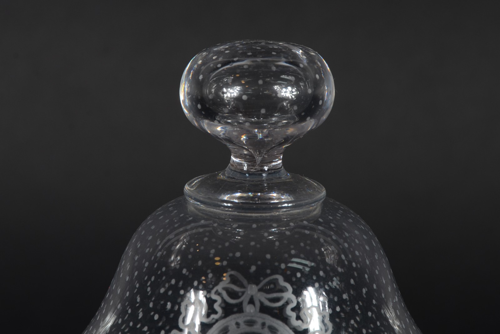 Compoteira de cristal monogramado, pé com anel de metal com... - foto 4 de 5