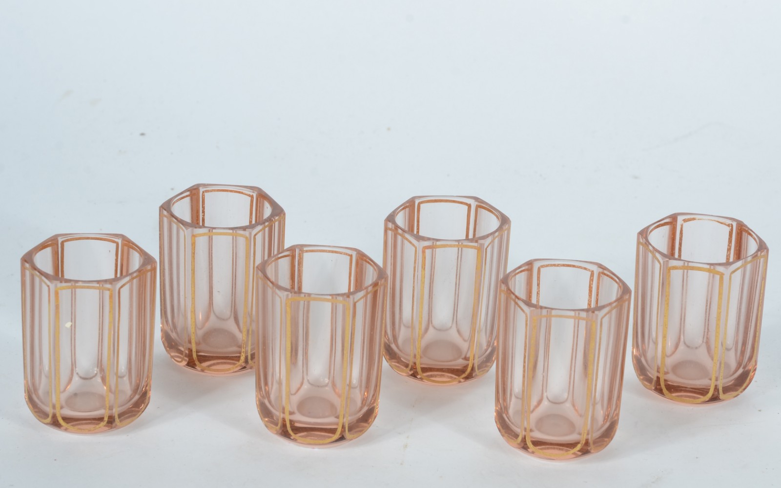 Conjunto de licoreira com 6 copinhos de cristal salmon facetado com... - foto 3 de 5