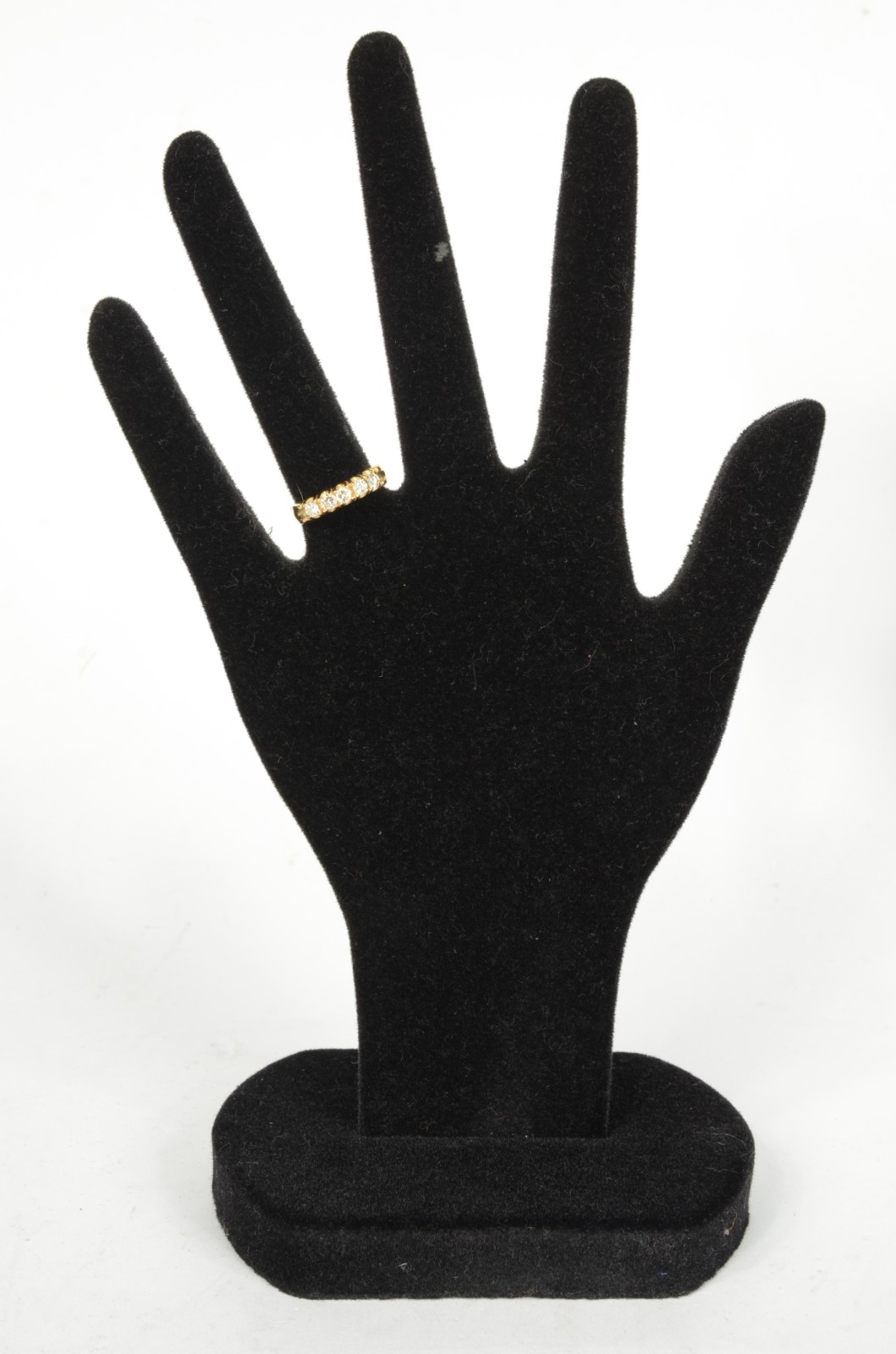 Anel de ouro 18 k., contraste 750 mls com 5 brilhantes de... - foto 5 de 5