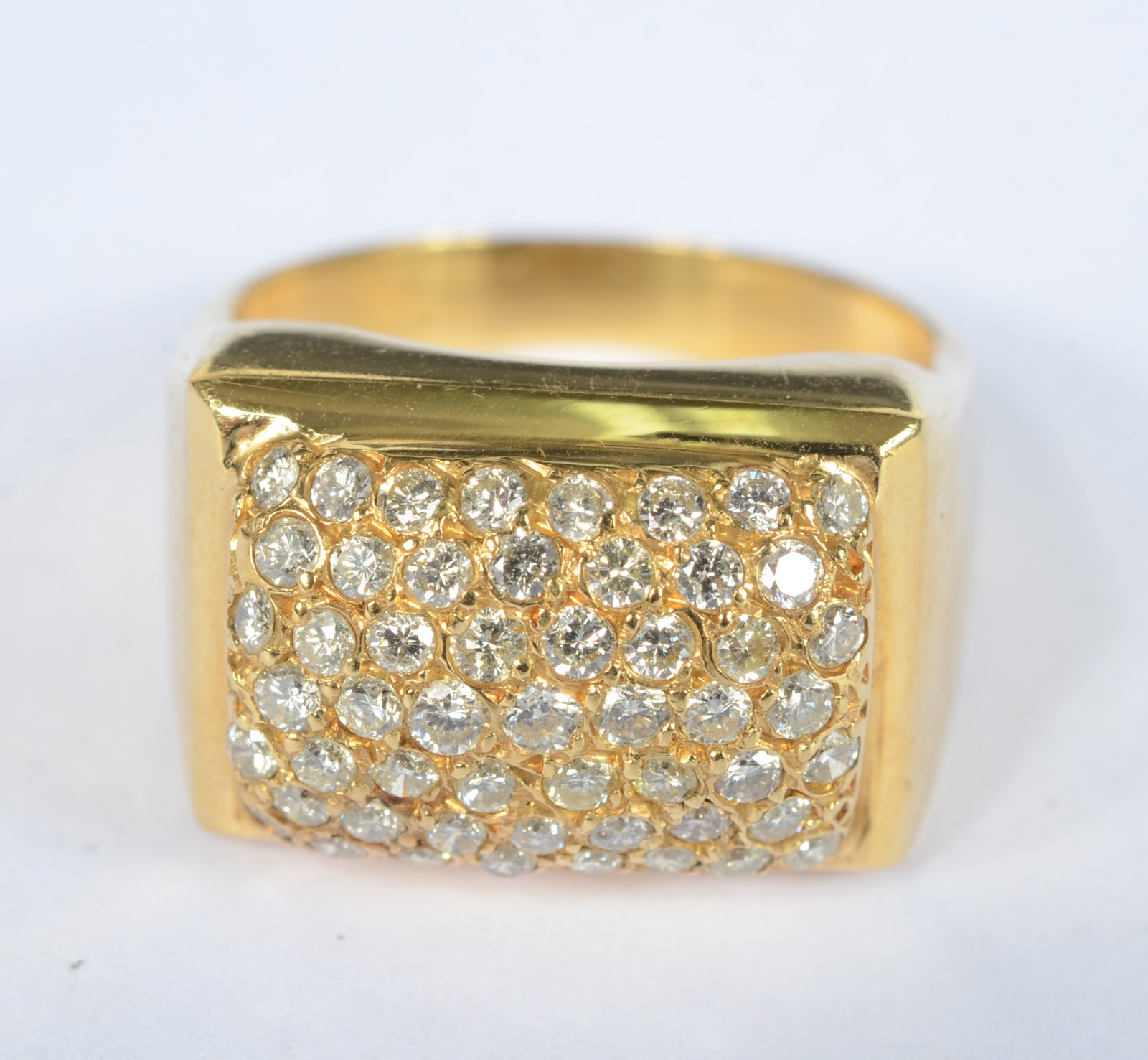 Anel de ouro 18 k., cravejado 48 brilhantes aproximadamente 1 ct... - foto 1 de 5