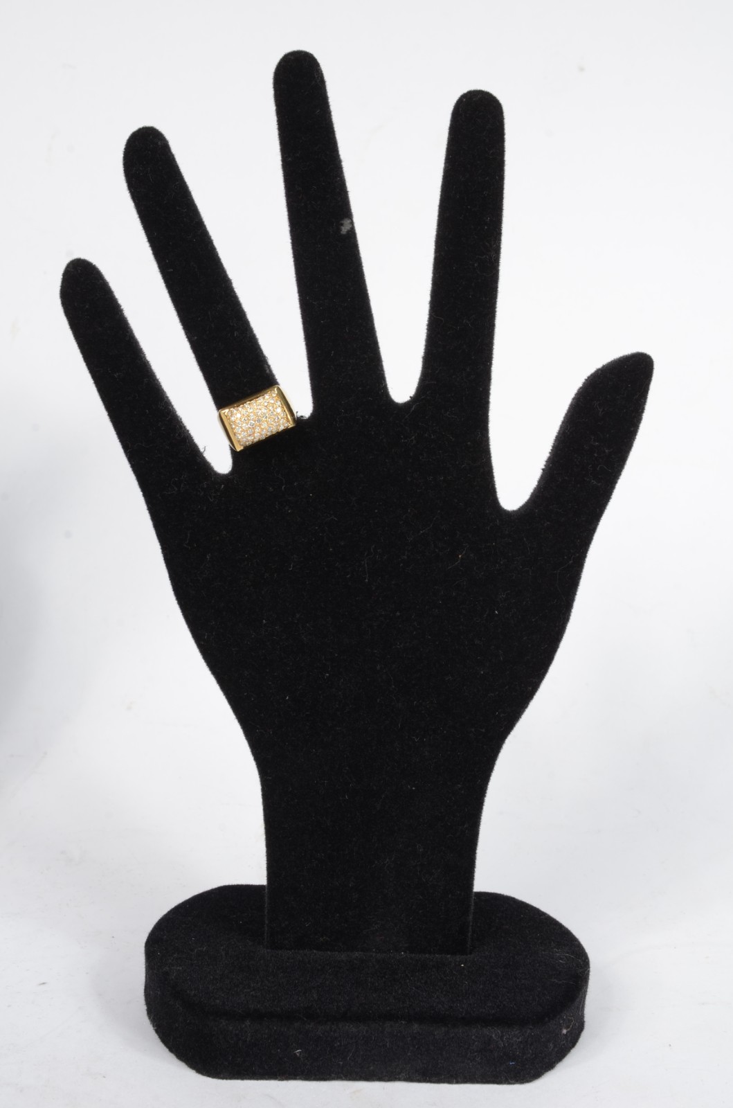 Anel de ouro 18 k., cravejado 48 brilhantes aproximadamente 1 ct... - foto 4 de 5