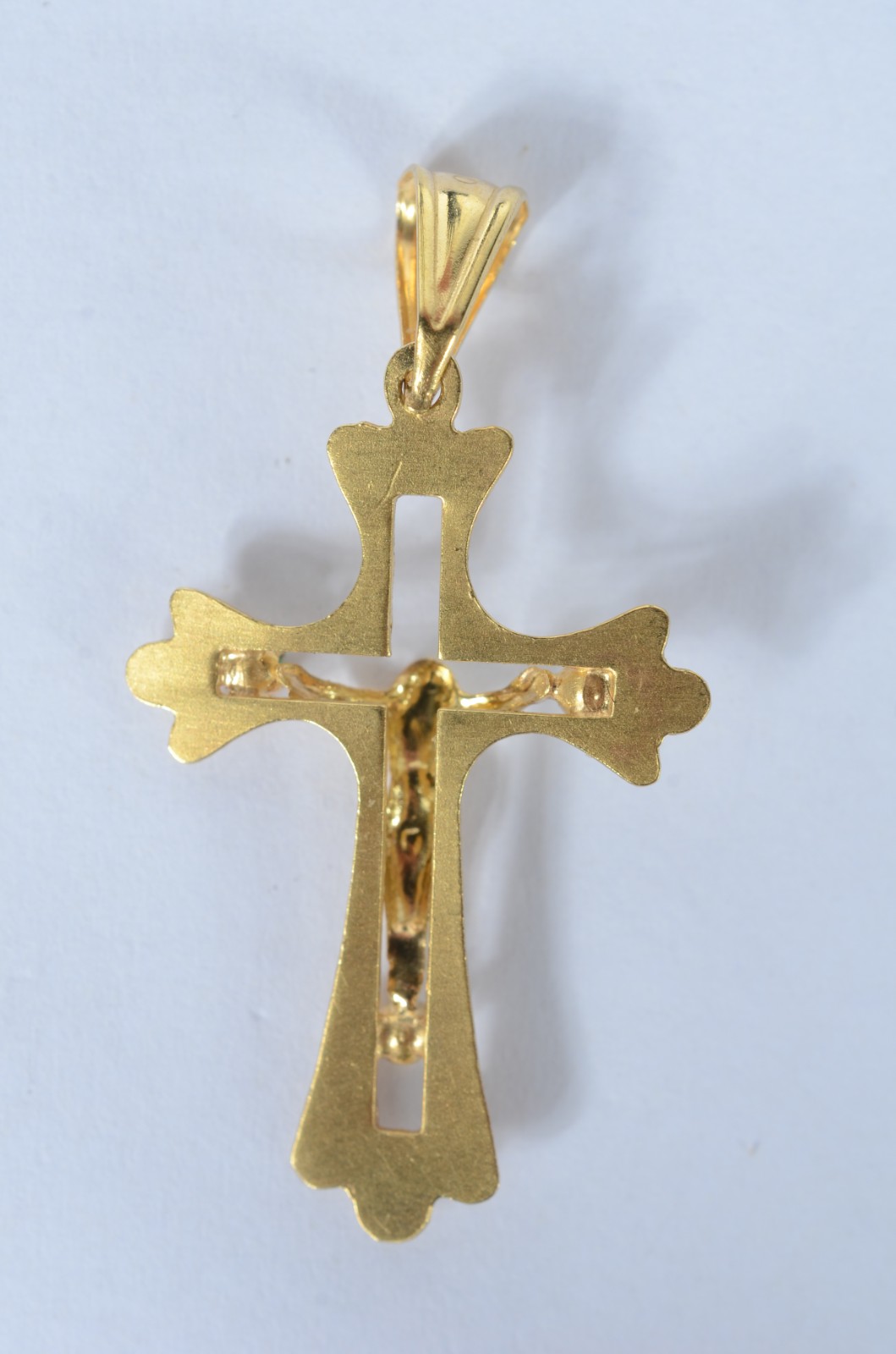 Crucifixo com figura de Cristo de ouro 18 k., contraste 750 mls com... - foto 2 de 3