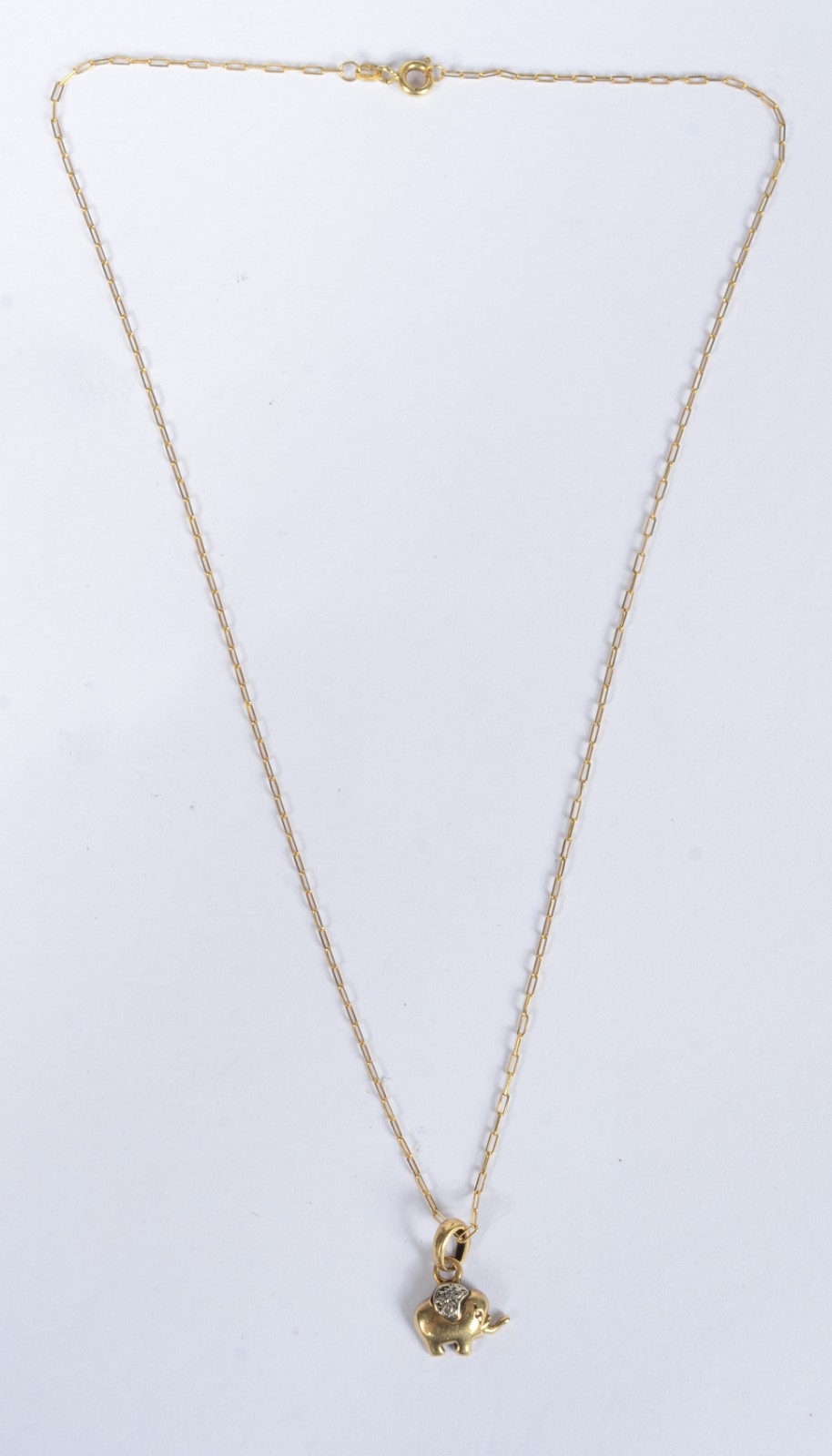 Colar com pendente na forma de elefante de ouro 18 k. (Por motivos de... - foto 2 de 6