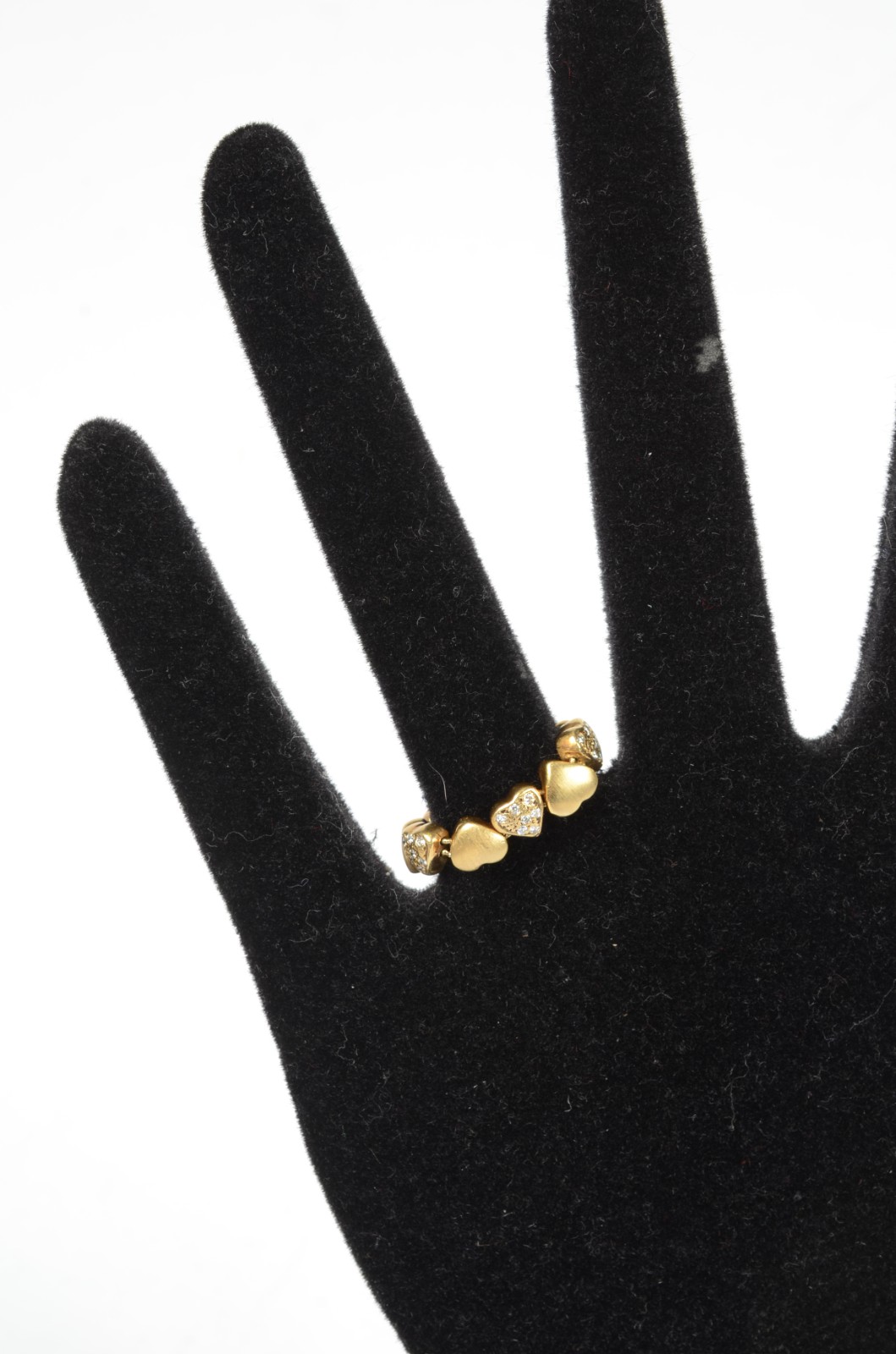 Anel maleável de ouro 18 k., contraste 750 mls com 5 corações... - foto 5 de 5