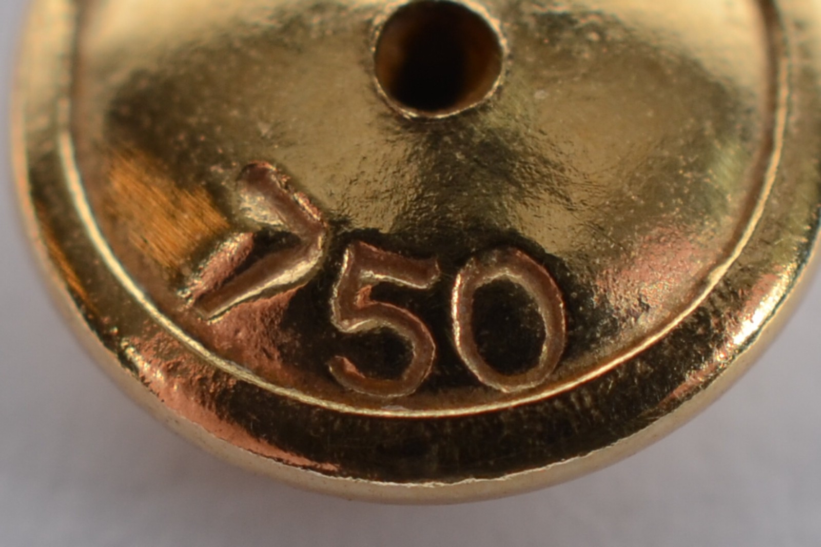 Par de brincos na forma de flor de ouro 18 k., contraste 750 mls com... - foto 5 de 6