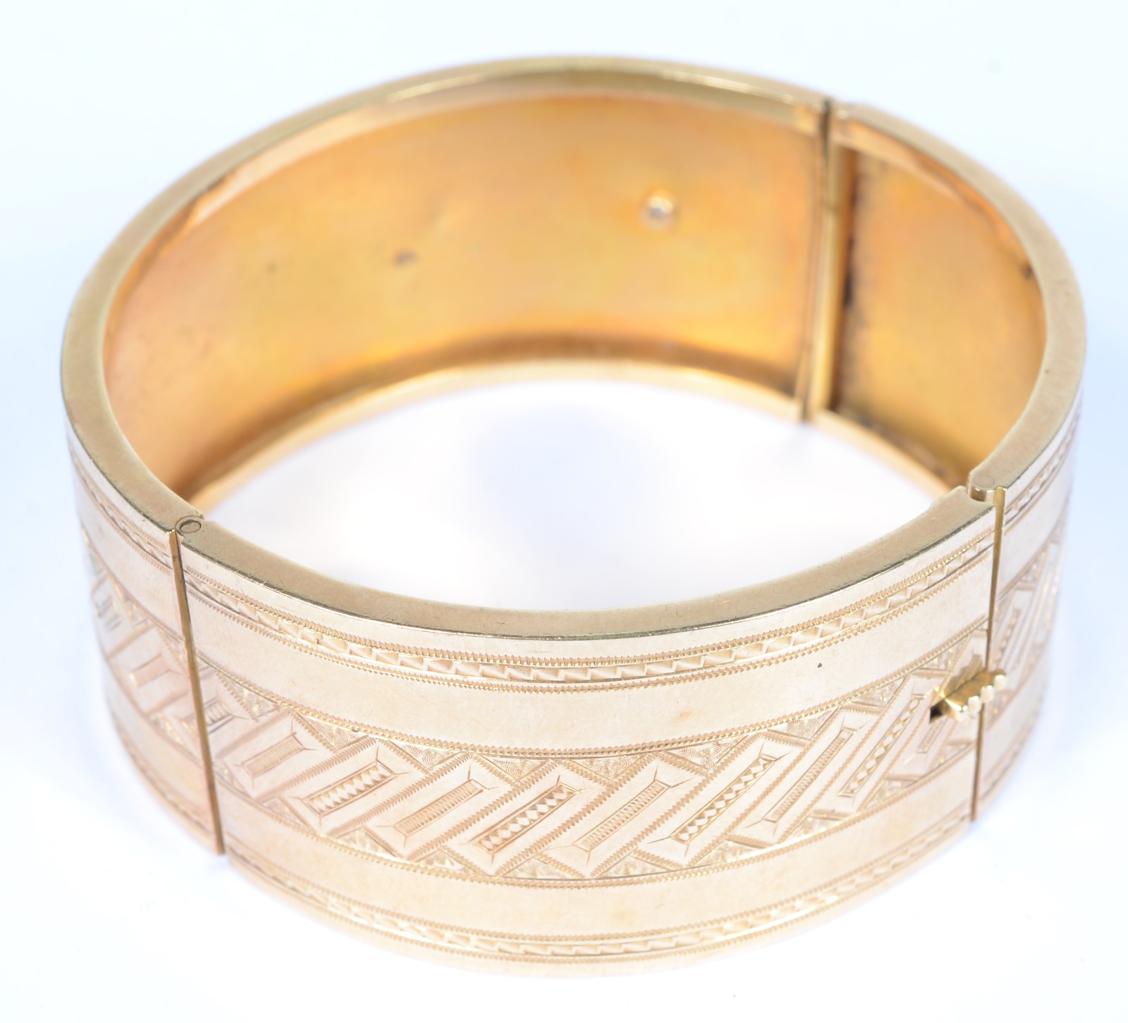 Pulseira "escrava" de ouro baixo. (Por motivos de segurança a peça... - foto 1 de 6