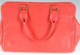 LONG CHAMP,  - Bolsa feminina de couro vermelho, ferragens douradas, alça tiracolo removível, interior com estampa animal print. Pequenos desgastes do uso.