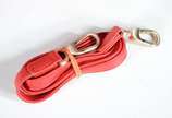 LONG CHAMP,  - Bolsa feminina de couro vermelho, ferragens douradas, alça tiracolo removível, interior com estampa animal print. Pequenos desgastes do uso.