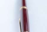 Montblanc (1906),  - Caneta esferográfica, Meisterstuck na cor vinho com detalhes dourados. No estojo.