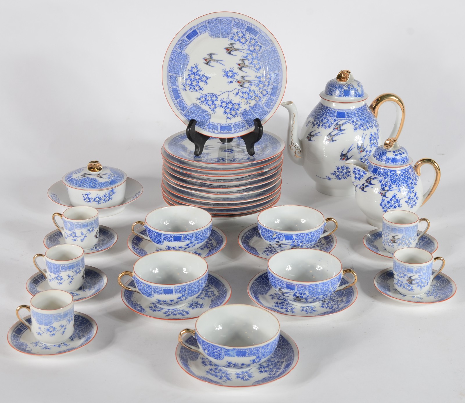 Serviço de porcelana oriental, composto de: 5 xícaras de café com... - foto 1 de 7