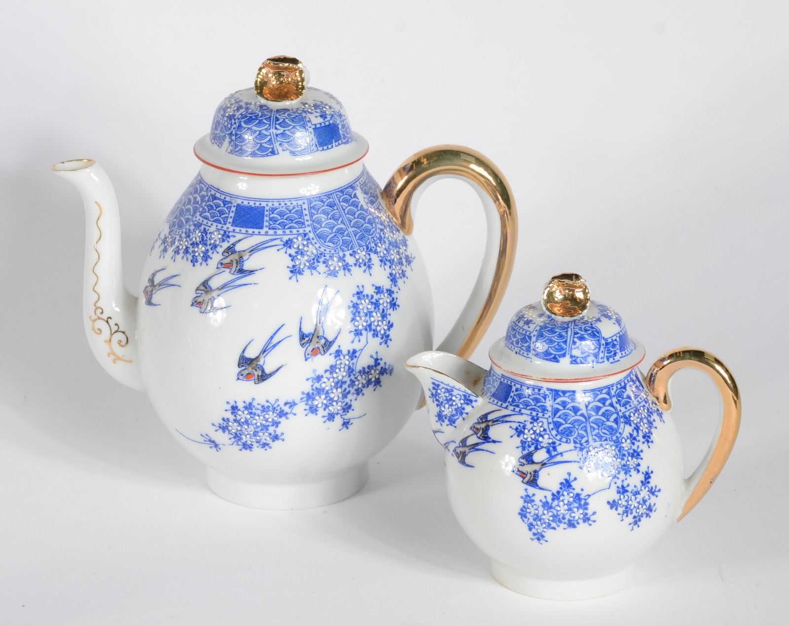 Serviço de porcelana oriental, composto de: 5 xícaras de café com... - foto 4 de 7