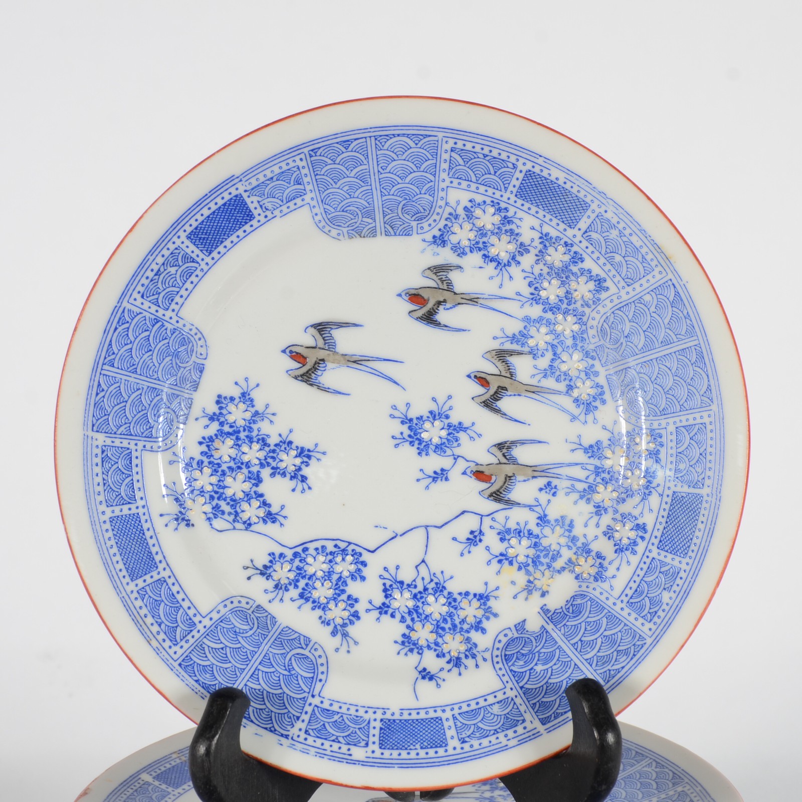 Serviço de porcelana oriental, composto de: 5 xícaras de café com... - foto 5 de 7