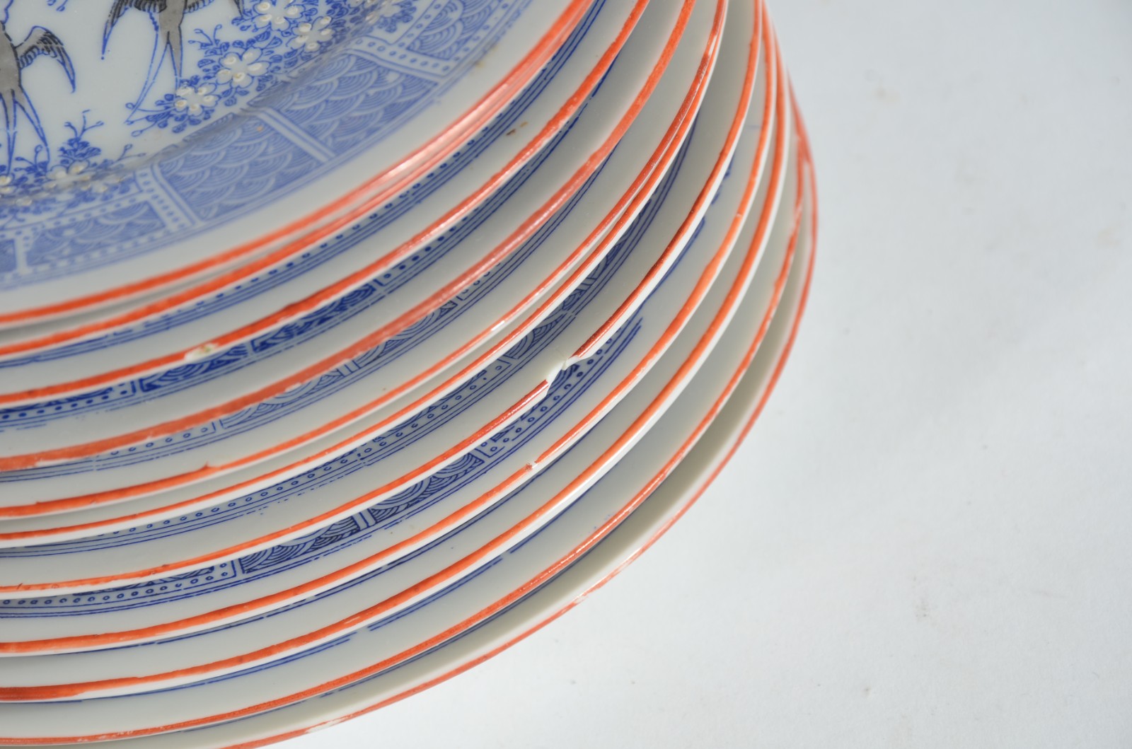 Serviço de porcelana oriental, composto de: 5 xícaras de café com... - foto 7 de 7