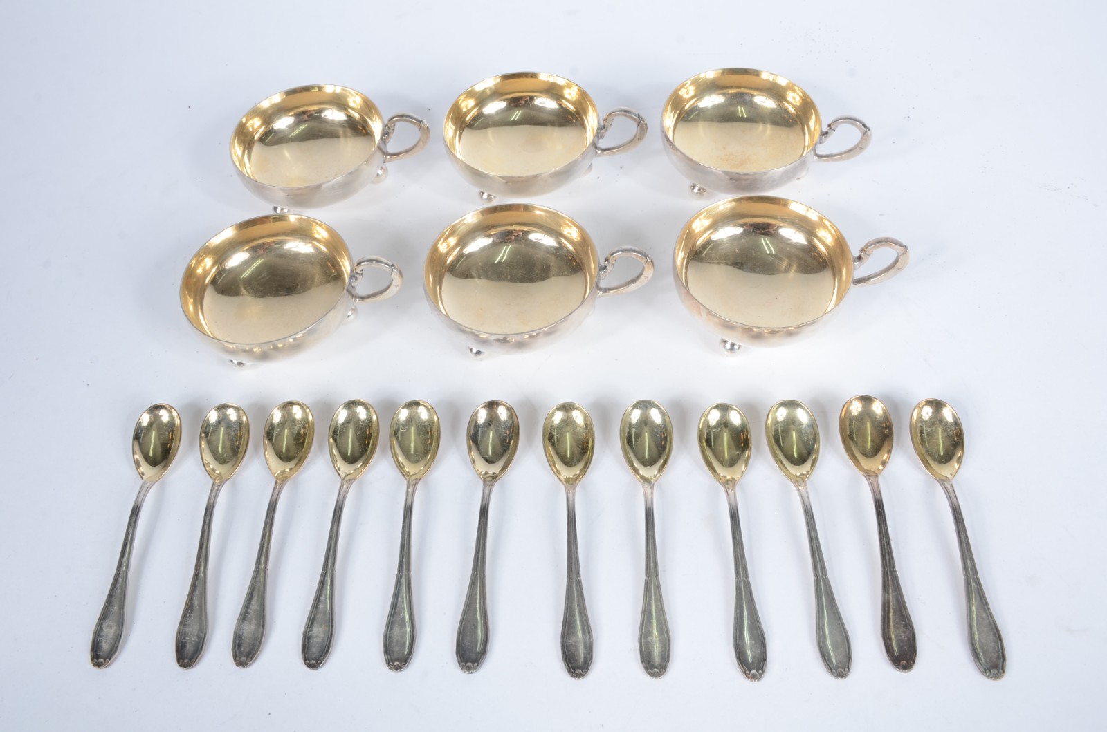 Conjunto com 6 taças para sorvete de metal prateado com interior em... - foto 1 de 2
