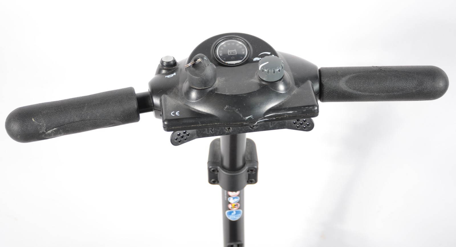 Carrinho com cadeira motorizado, marca Go Go Ultrax, na cor vermelha... - foto 7 de 11