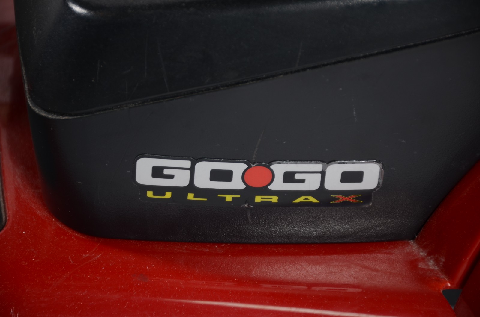 Carrinho com cadeira motorizado, marca Go Go Ultrax, na cor vermelha... - foto 8 de 11