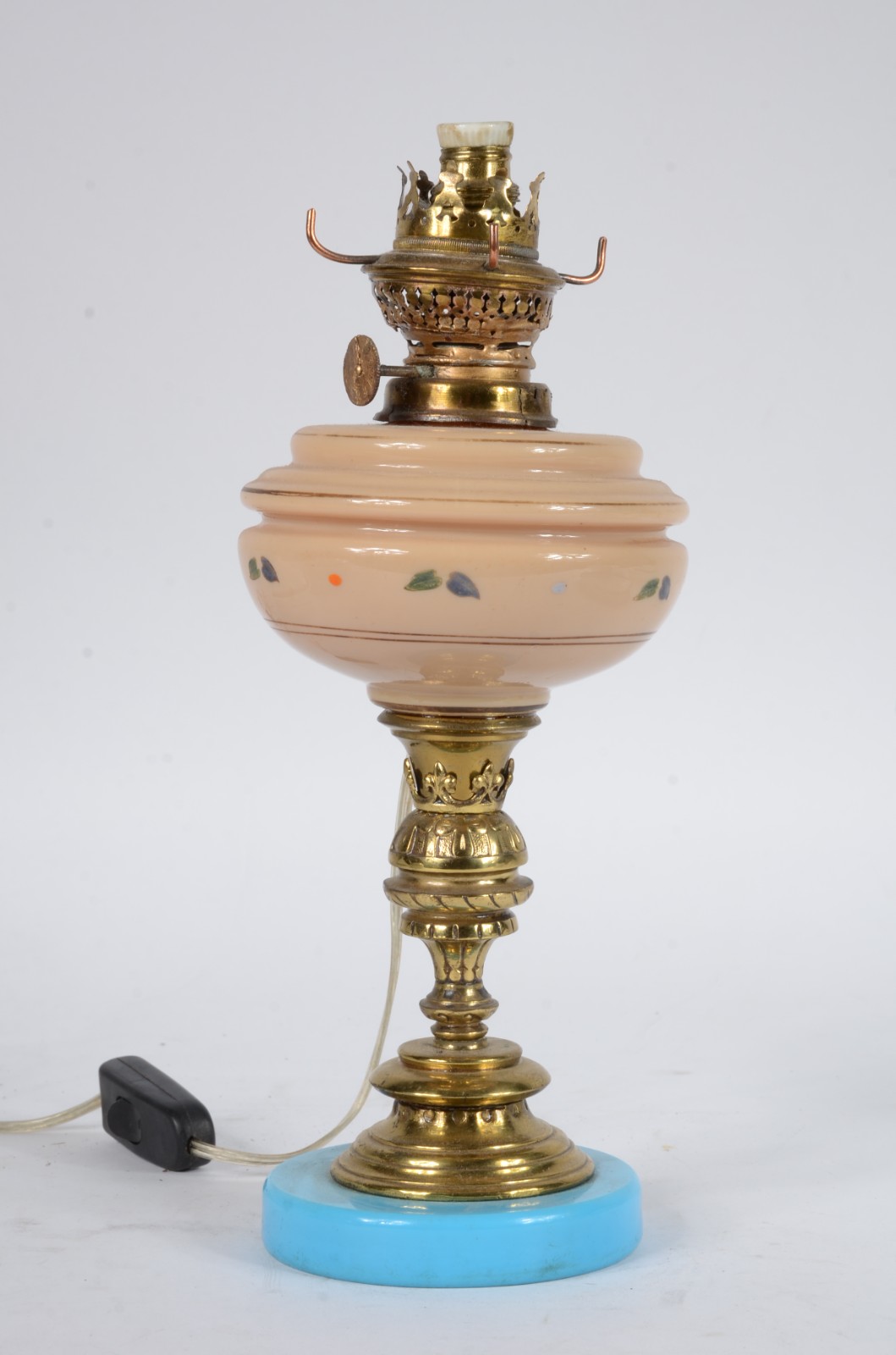Abatjour opalinado com metal dourado e manga de vidro. - foto 1 de 5