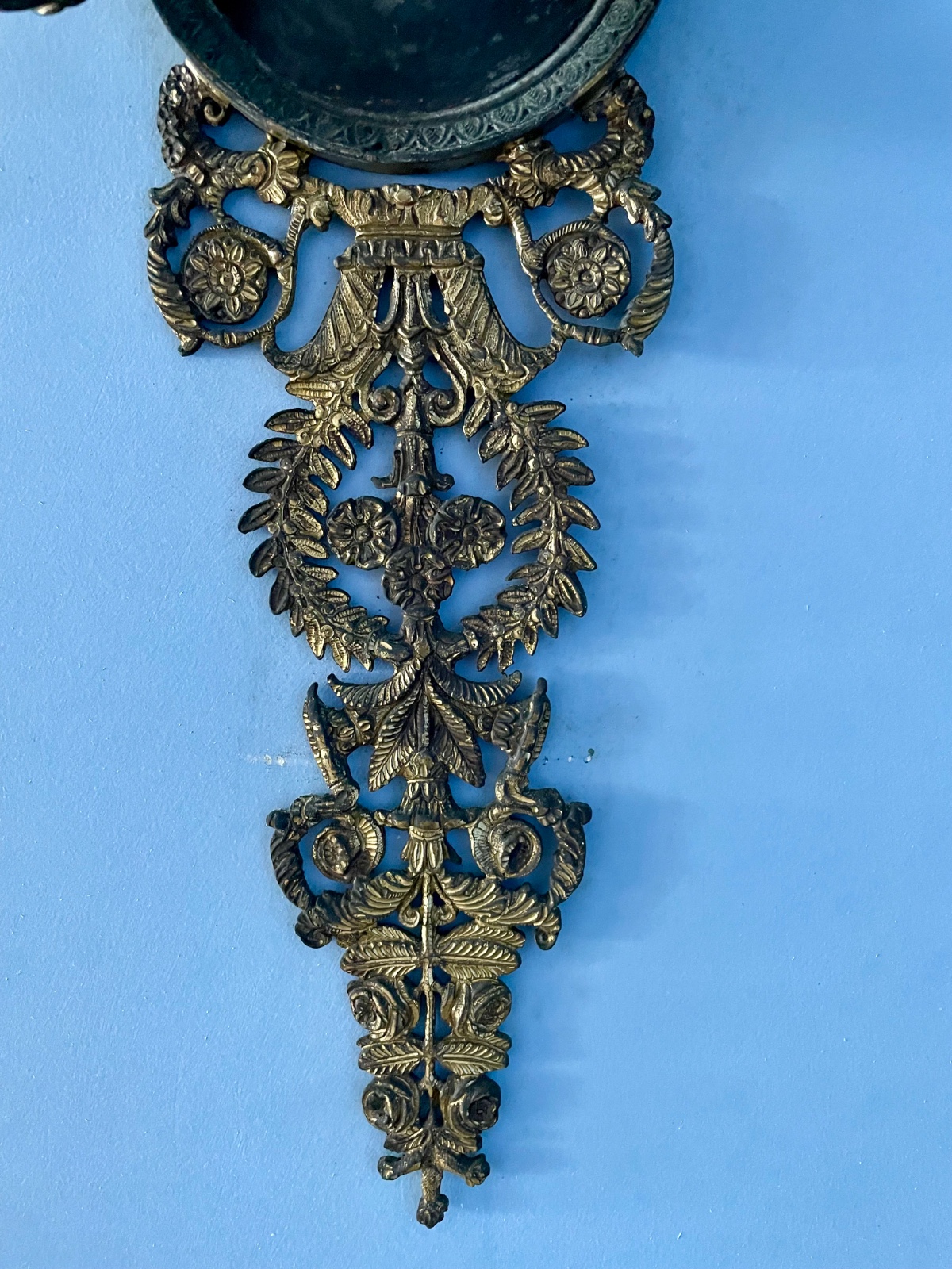 Par de apliques para 2 luzes cada de metal dourado, pequenas... - foto 3 de 5
