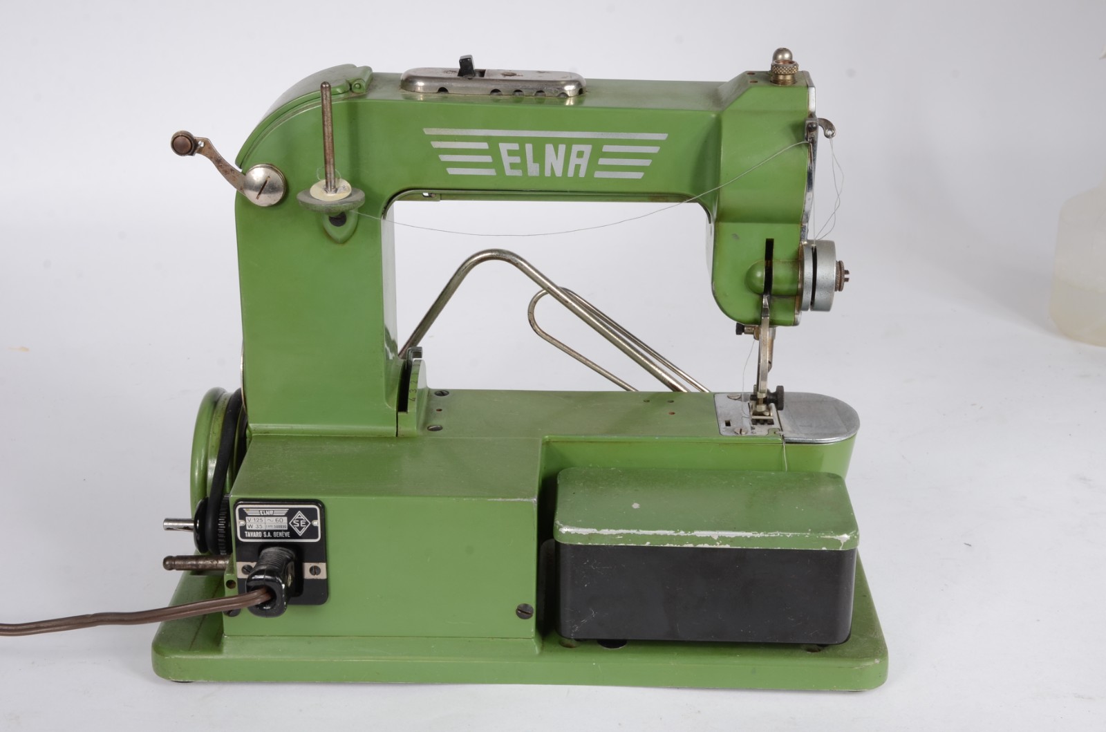 Máquina de costura antiga, marca Elna. - foto 2 de 8