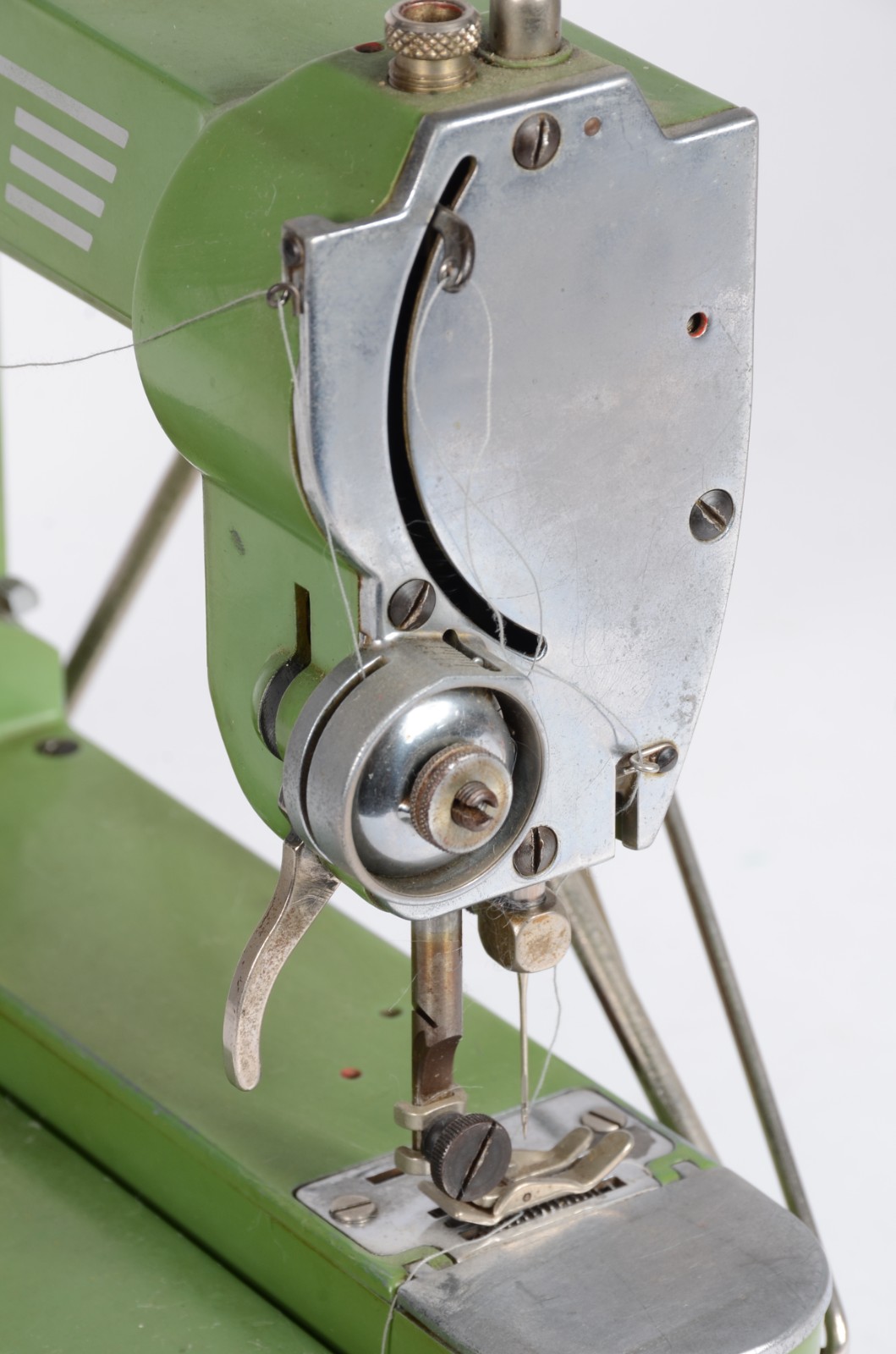 Máquina de costura antiga, marca Elna. - foto 3 de 8