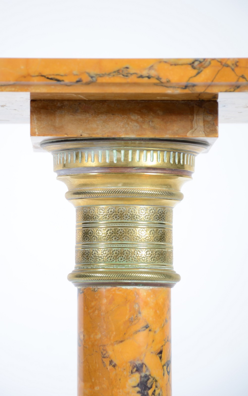 Coluna de mármore amarelo (provavelmente Siena italiano) com corpo... - foto 4 de 7