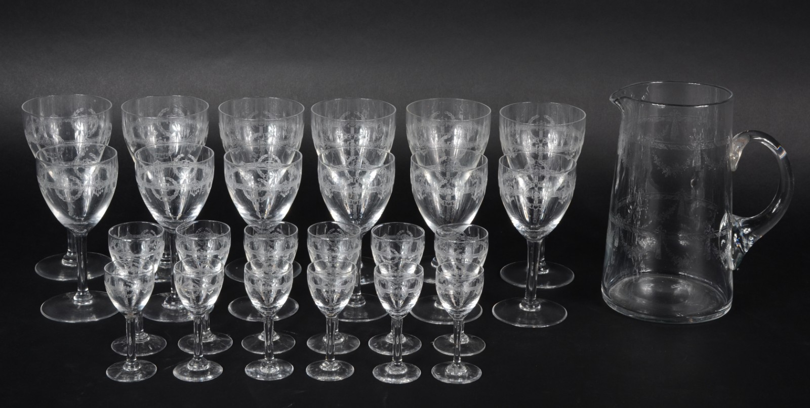 Serviço de cristal frances Saint Louis lavrado com guirlandas... - foto 1 de 4