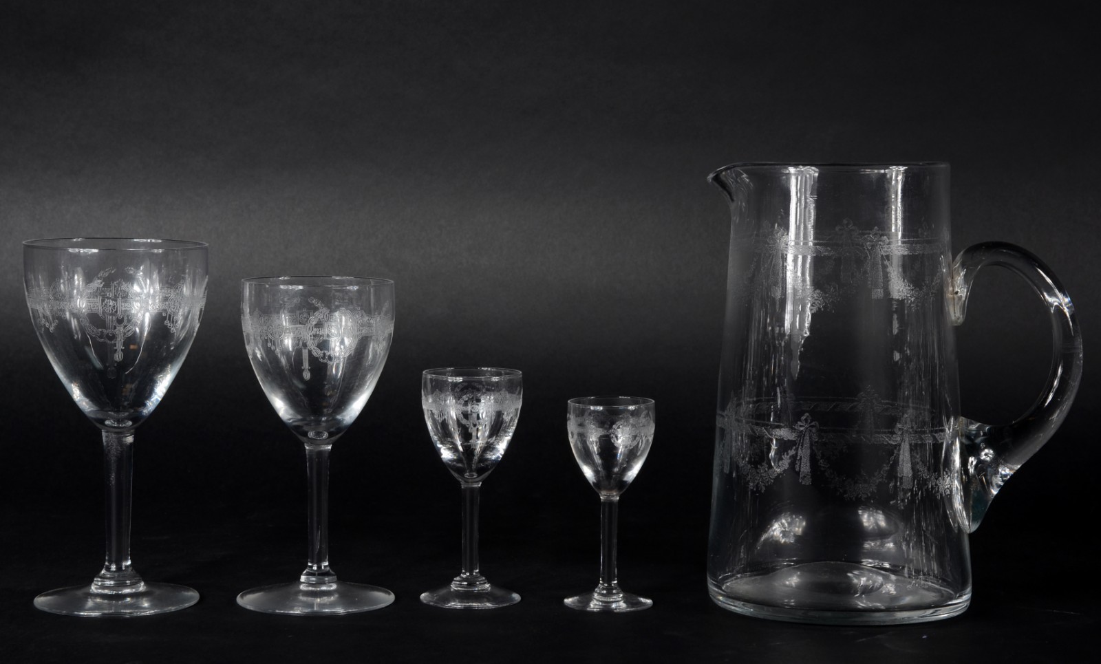 Serviço de cristal frances Saint Louis lavrado com guirlandas... - foto 2 de 4