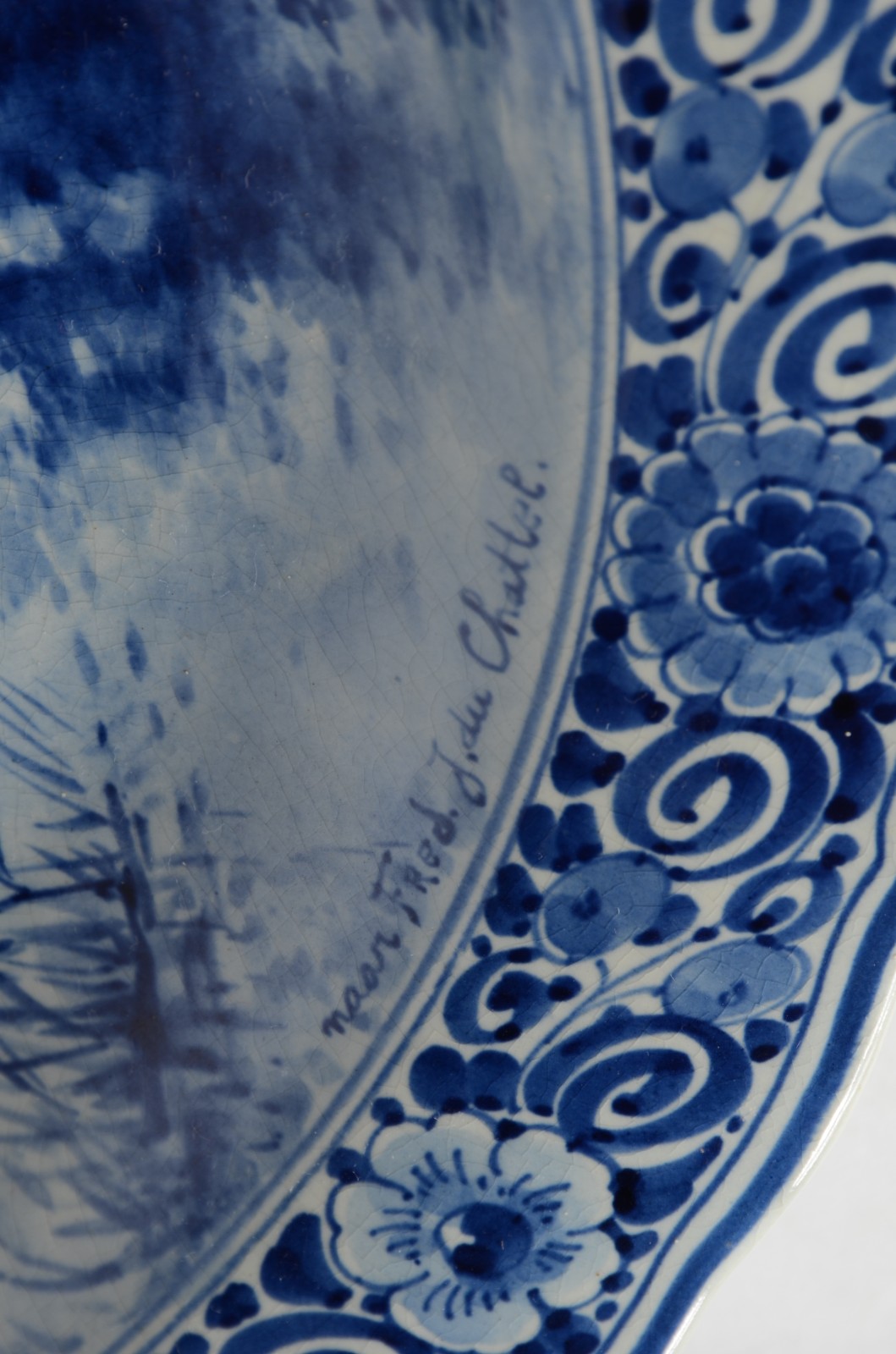 Par de medalhões de faiança holandesa de Delft, decoradas em tons de... - foto 8 de 8