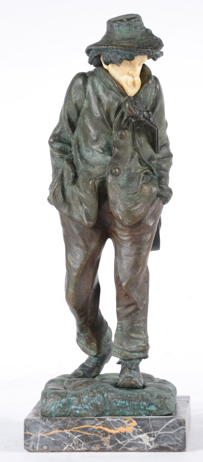 Escultura de bronze com marfim representando violinista, base de... - foto 2 de 8