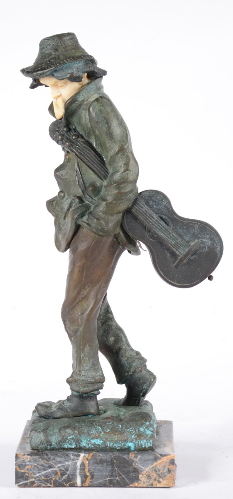 Escultura de bronze com marfim representando violinista, base de... - foto 5 de 8