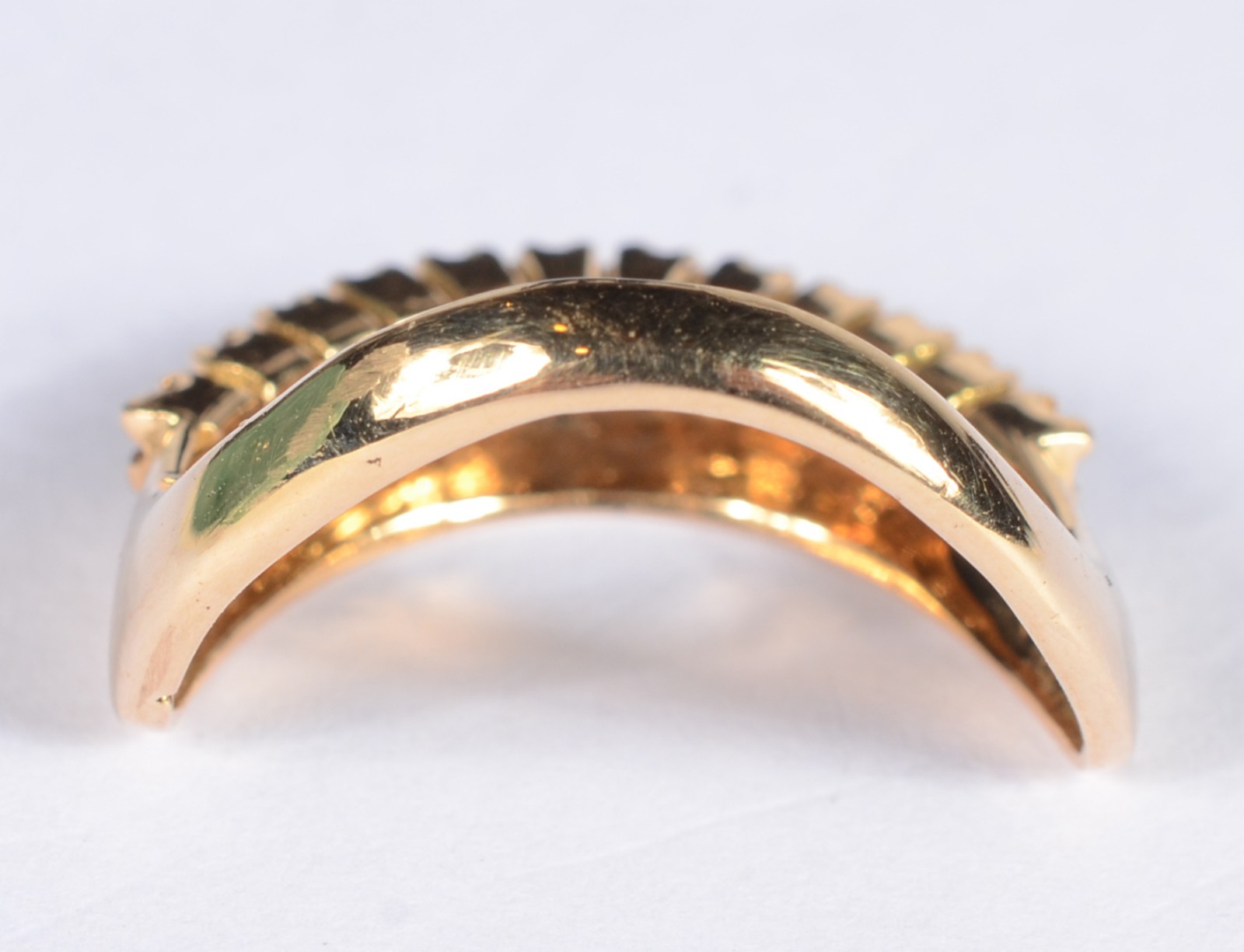Anel de ouro 18 k., contraste 750 mls com doze brilhantes. Aro 15... - foto 3 de 6