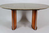 Mesa  com pés de madeira clara e cromados  , ta... - Mesa  com pés de madeira clara e cromados  , tampo  em granito cinza extensível ( falta uma tábua de extensão  em madeira clara no tom dos pés) ...