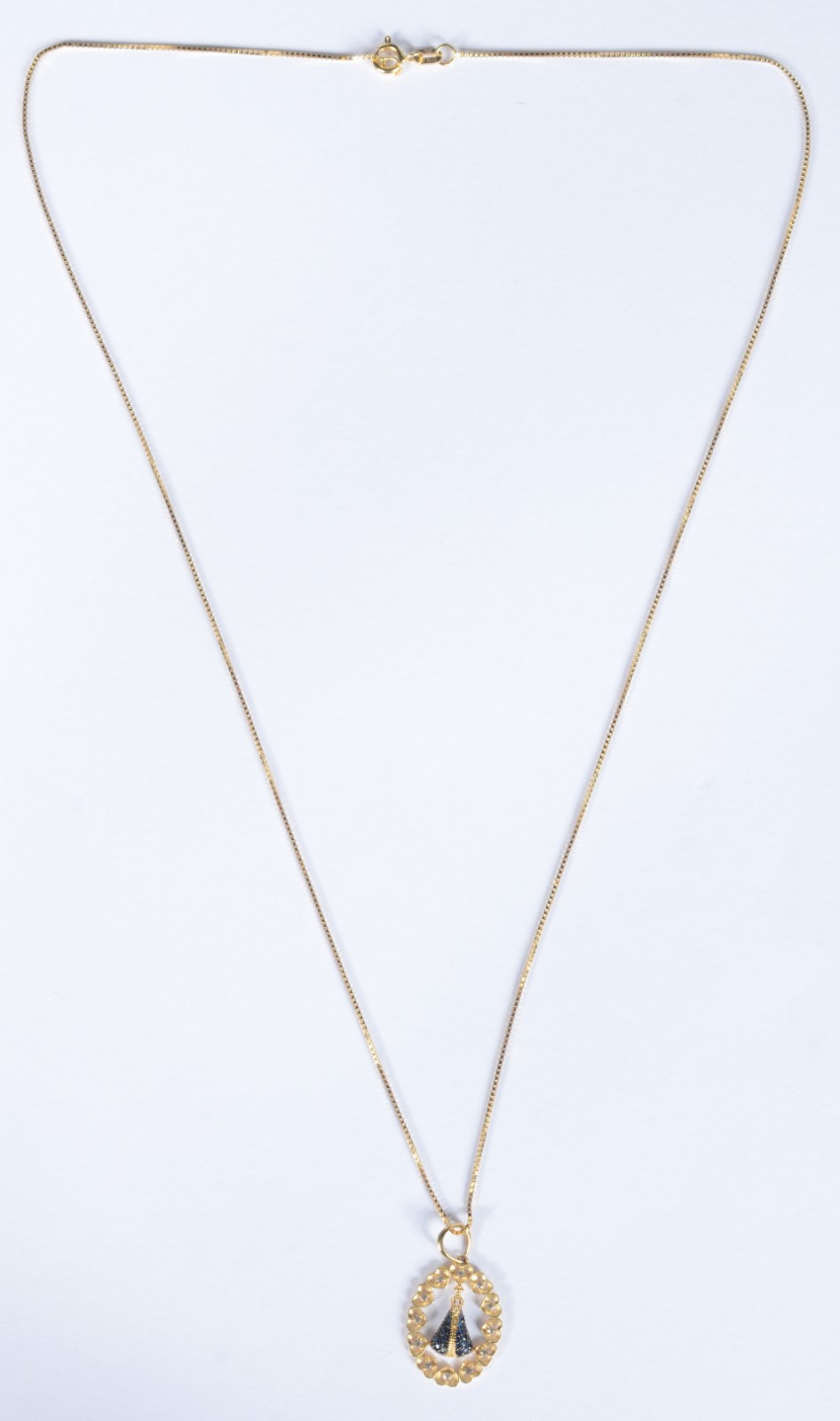 Colar com pendente Nossa Senhora Aparecida de ouro 18 k., contraste... - foto 2 de 6