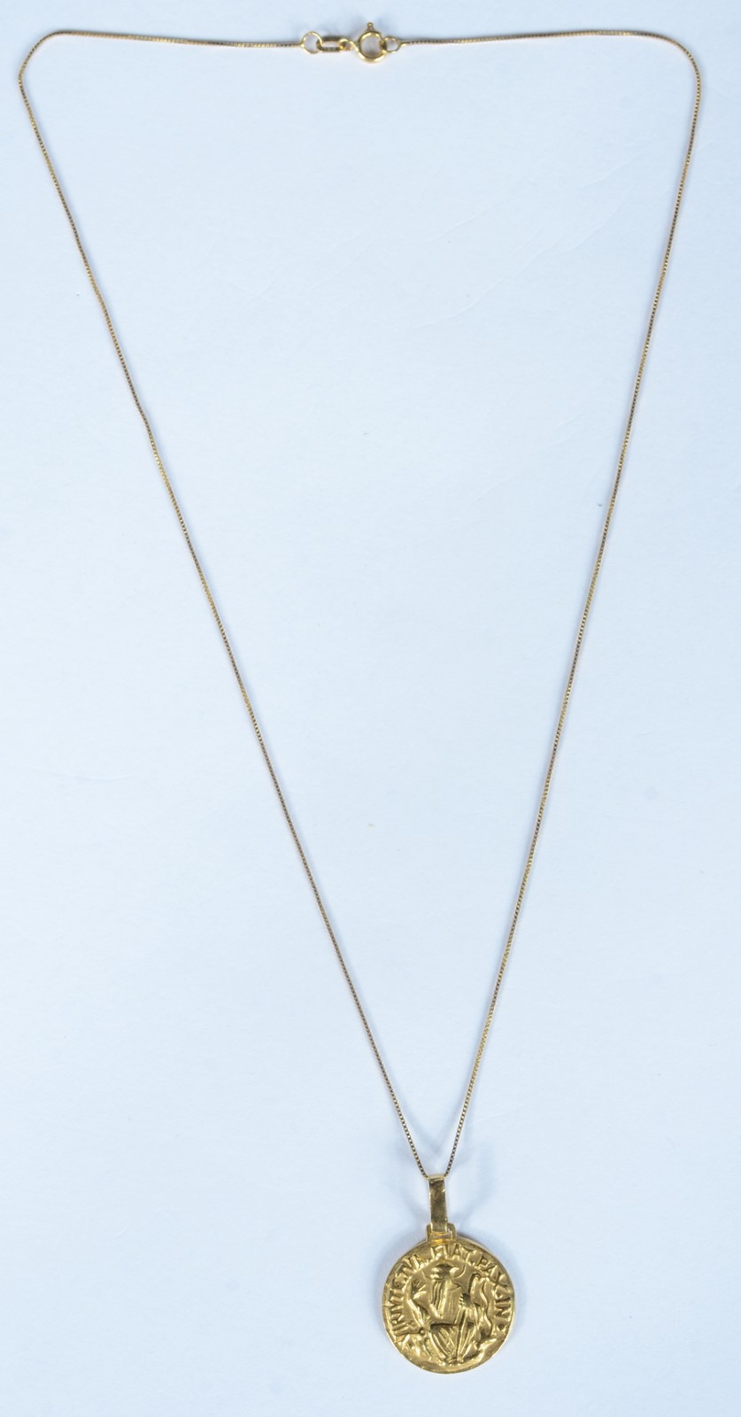 Colar com pendente com imagem sacra de ouro 18 k., contraste 750 mls... - foto 2 de 7