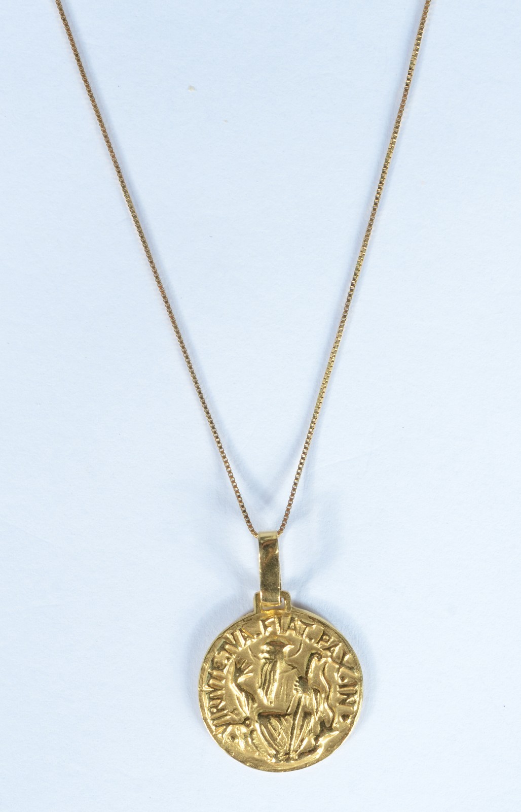 Colar com pendente com imagem sacra de ouro 18 k., contraste 750 mls... - foto 3 de 7