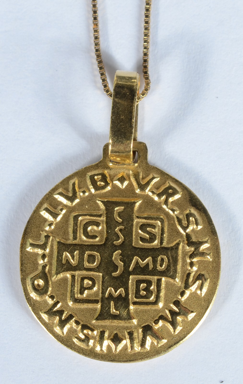 Colar com pendente com imagem sacra de ouro 18 k., contraste 750 mls... - foto 5 de 7