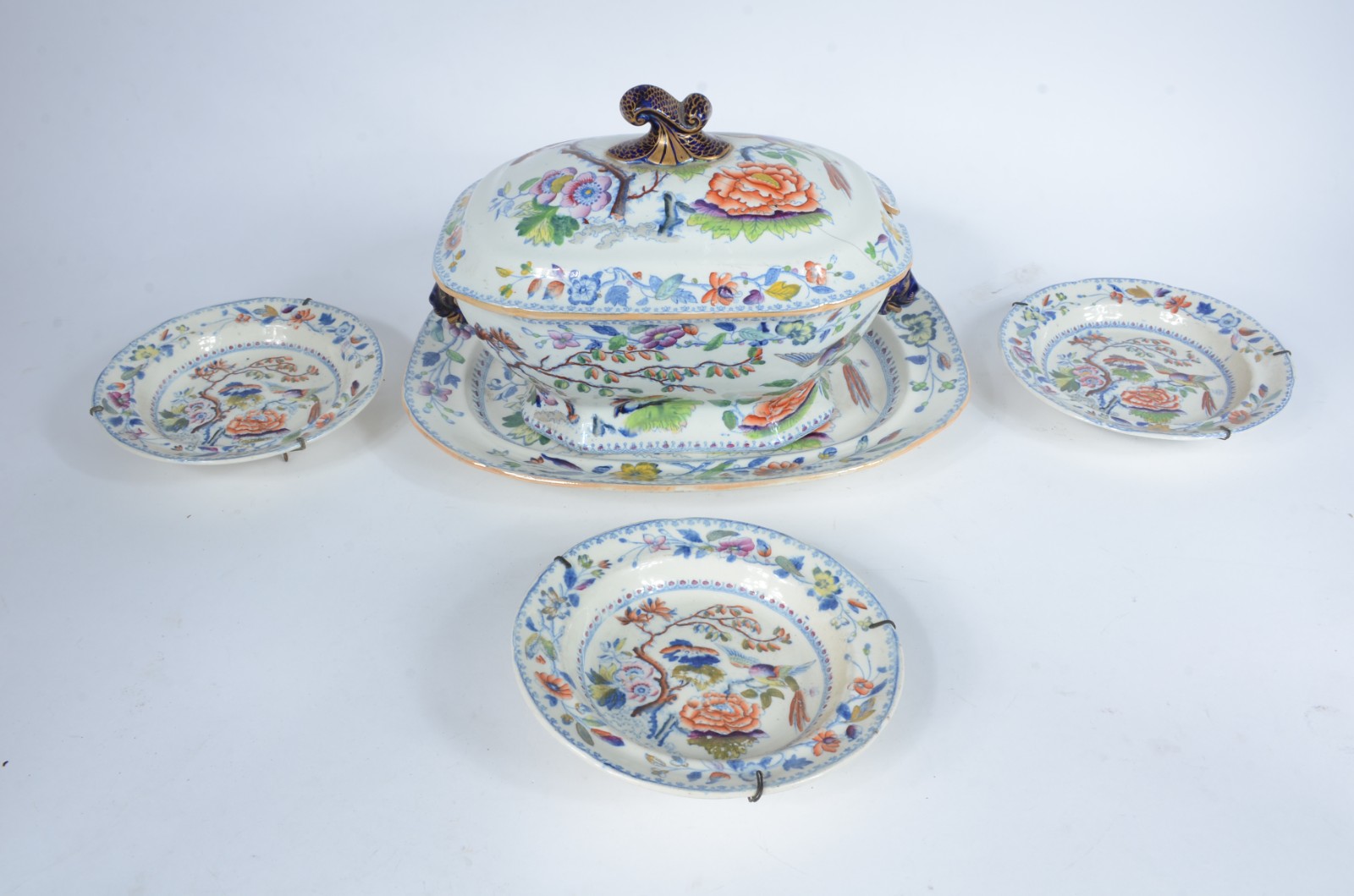 Sopeira de porcelana inglesa (rachada e tampa com rachadura e furo)... - foto 1 de 10